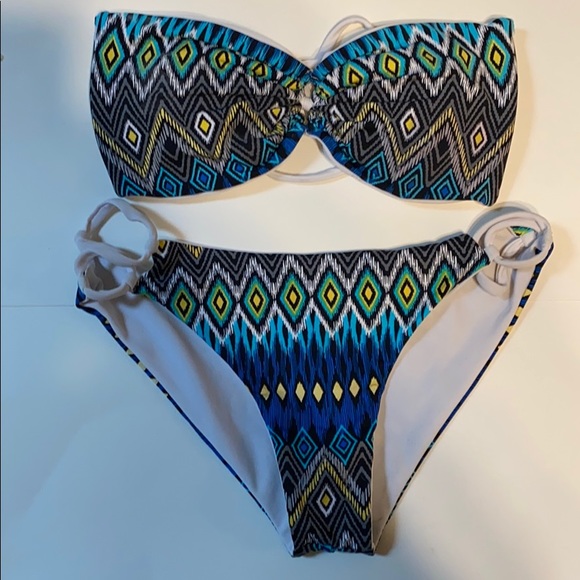 Other - Victoria’s SecretReversible BikiniWhite/ Multi